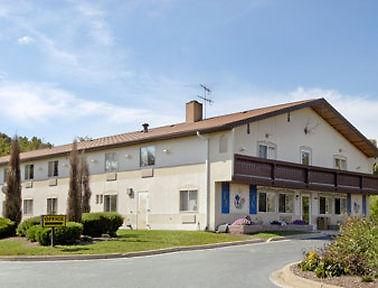 Super 8 By Wyndham Joppa Hotel Екстериор снимка